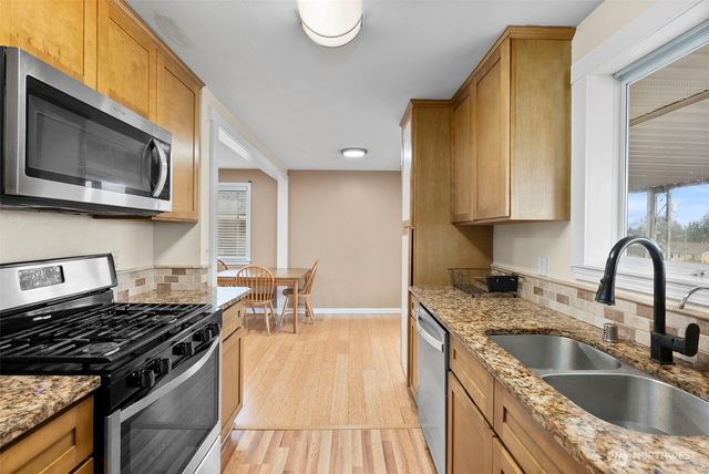 7642 S Thompson Avenue, Tacoma, WA 98408