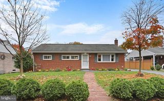 5205 CRESTWOOD DR, Harrisburg, PA 17109