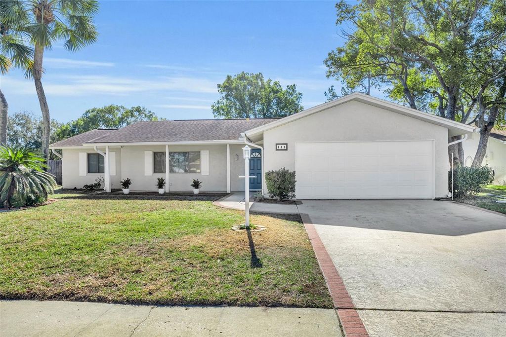 Image 2 of property listing at 111 DELLWOOD DRIVE, Longwood, FL 32750