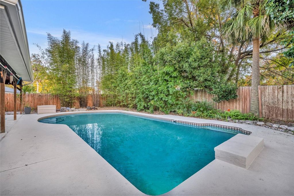 Image 32 of property listing at 111 DELLWOOD DRIVE, Longwood, FL 32750