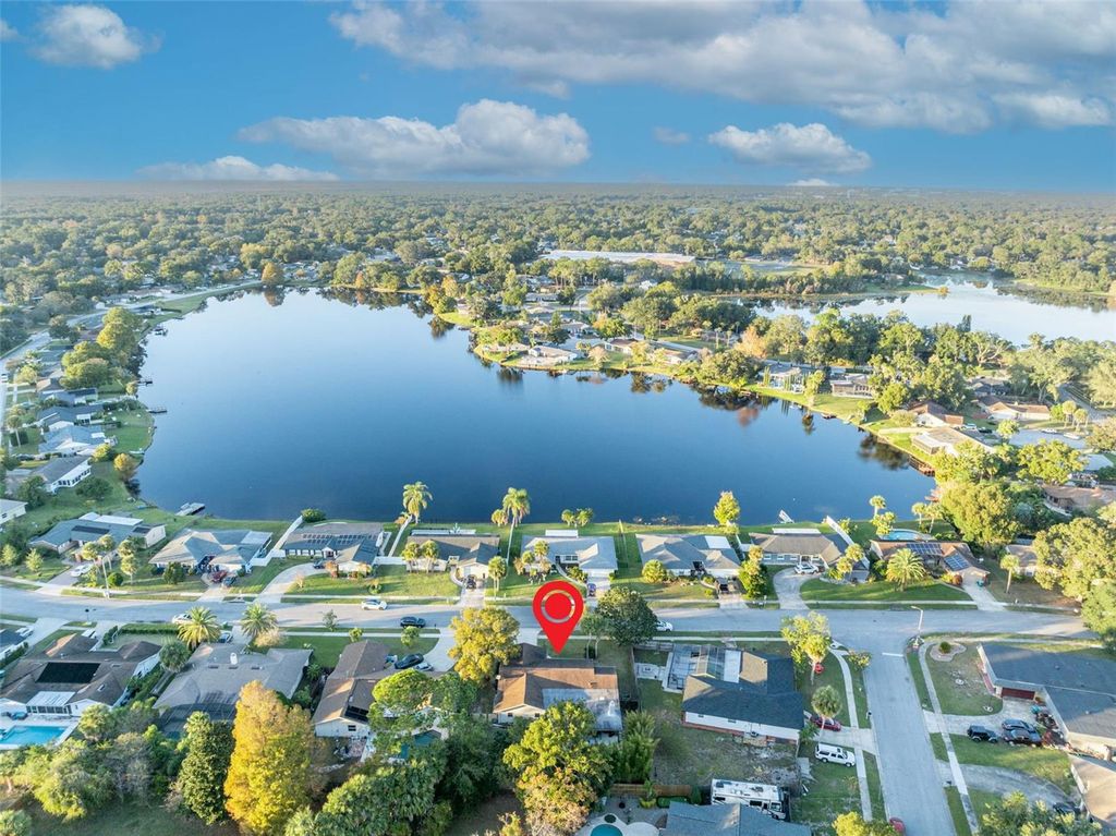 Image 40 of property listing at 111 DELLWOOD DRIVE, Longwood, FL 32750