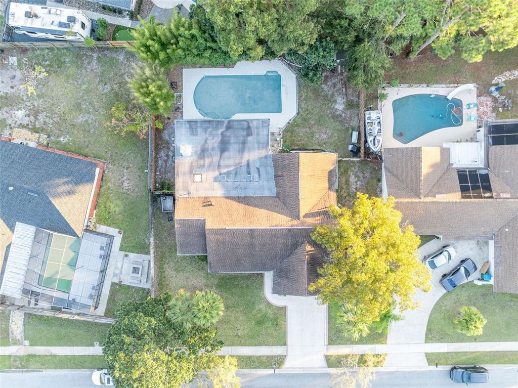 Image 48 of property listing at 111 DELLWOOD DRIVE, Longwood, FL 32750