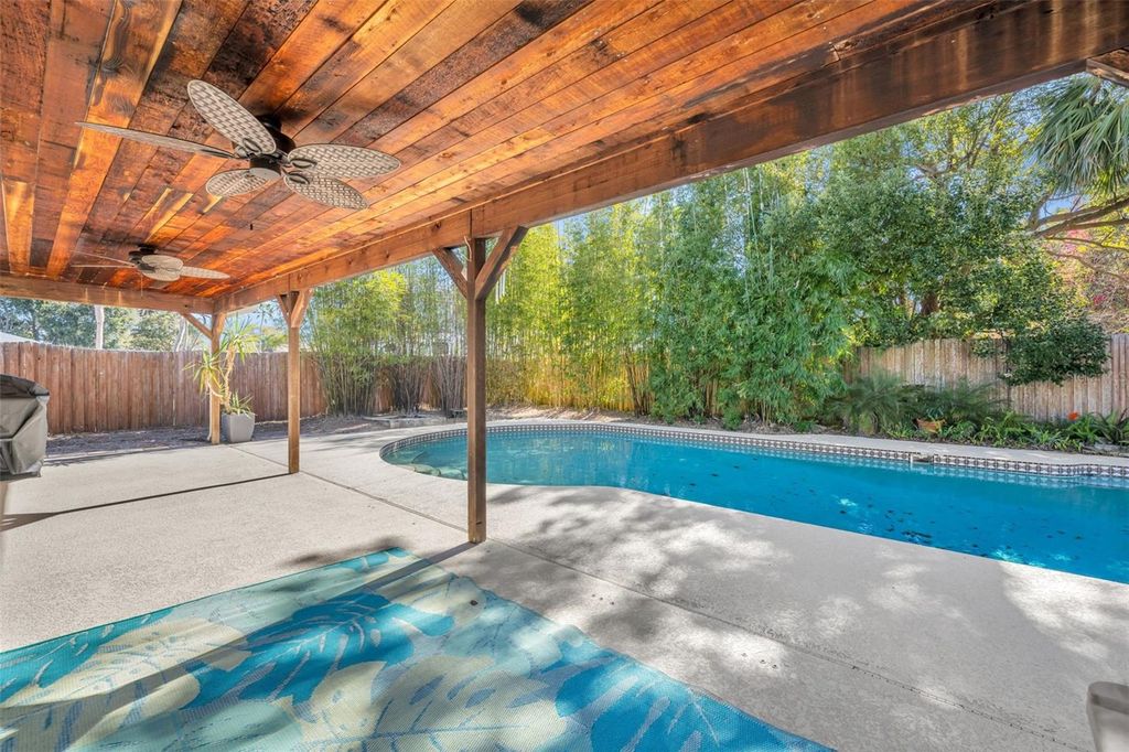 Image 6 of property listing at 111 DELLWOOD DRIVE, Longwood, FL 32750