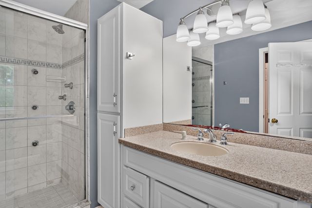 4 Quail Run Rd, Wilmington, MA 01887