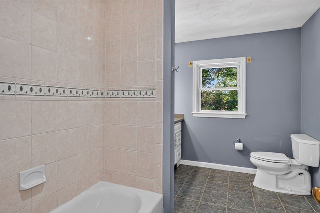 4 Quail Run Rd, Wilmington, MA 01887