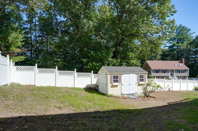 4 Quail Run Rd, Wilmington, MA 01887