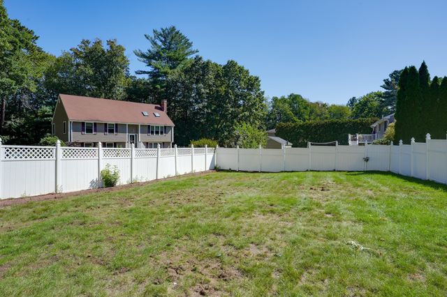 4 Quail Run Rd, Wilmington, MA 01887