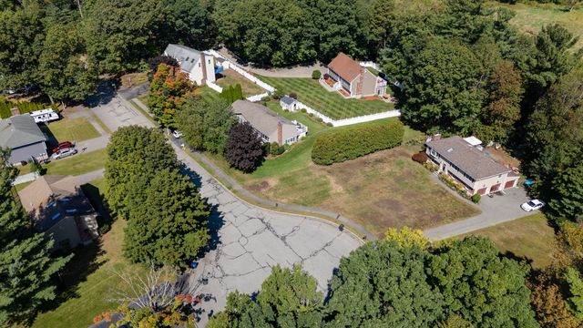 4 Quail Run Rd, Wilmington, MA 01887