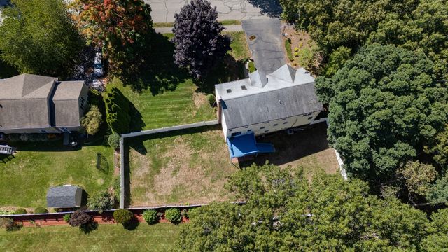 4 Quail Run Rd, Wilmington, MA 01887