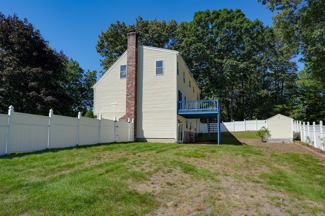 4 Quail Run Rd, Wilmington, MA 01887