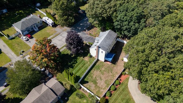 4 Quail Run Rd, Wilmington, MA 01887