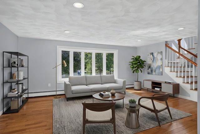 4 Quail Run Rd, Wilmington, MA 01887