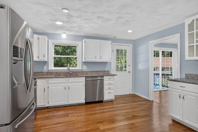 4 Quail Run Rd, Wilmington, MA 01887