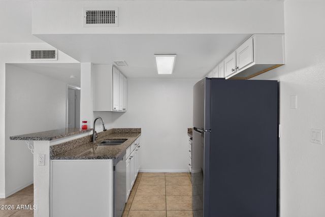 2132 W GLENROSA Avenue A80, Phoenix, AZ 85015