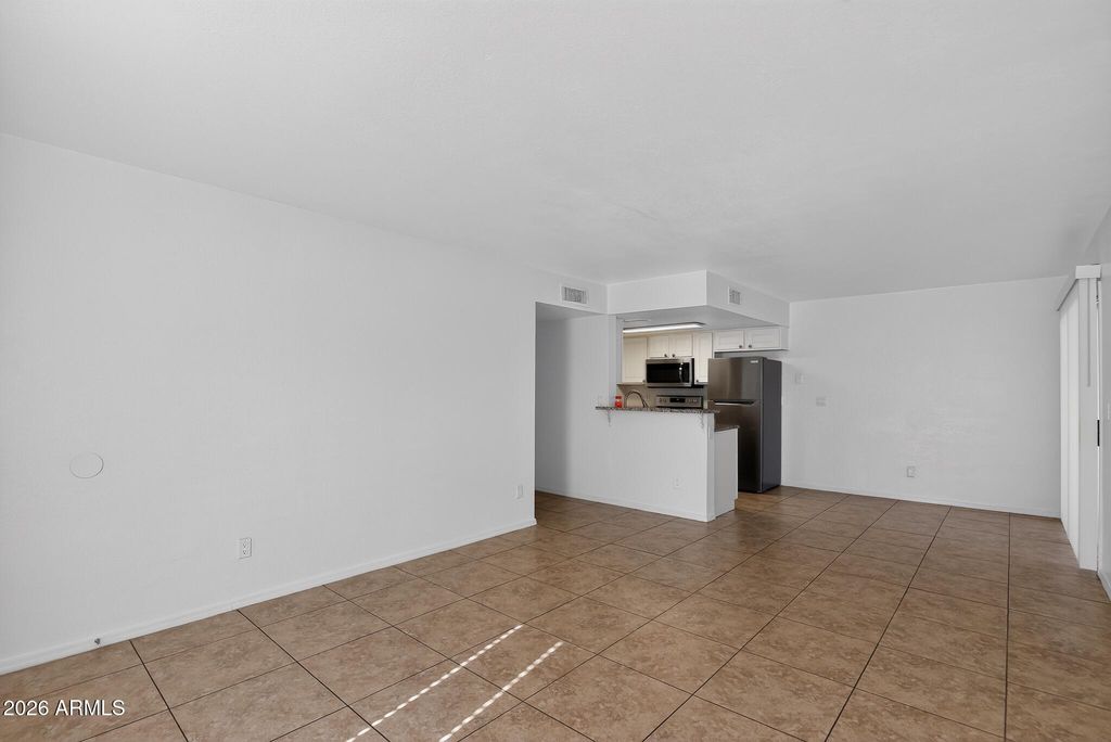 2132 W GLENROSA Avenue A80, Phoenix, AZ 85015