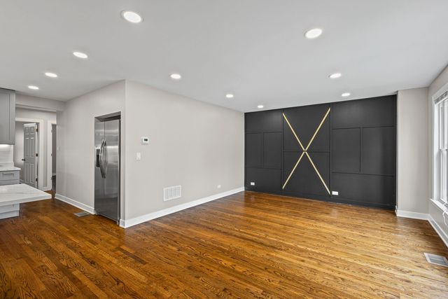 7704 S Honore Street, Chicago, IL 60620