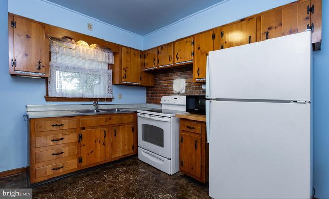 41 SHIRLEY DR, Middletown, PA 17057
