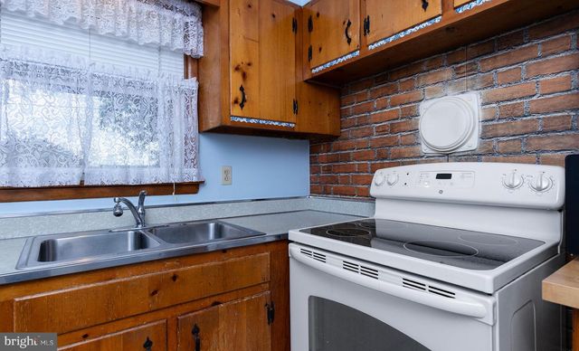 41 SHIRLEY DR, Middletown, PA 17057