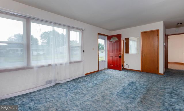 41 SHIRLEY DR, Middletown, PA 17057