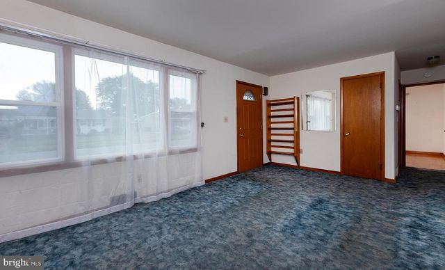 41 SHIRLEY DR, Middletown, PA 17057