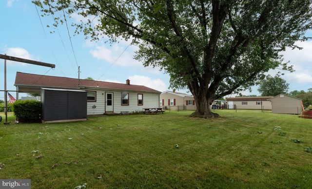 41 SHIRLEY DR, Middletown, PA 17057