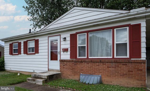 41 SHIRLEY DR, Middletown, PA 17057