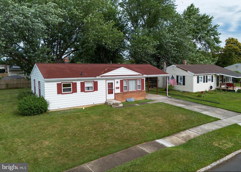 41 SHIRLEY DR, Middletown, PA 17057