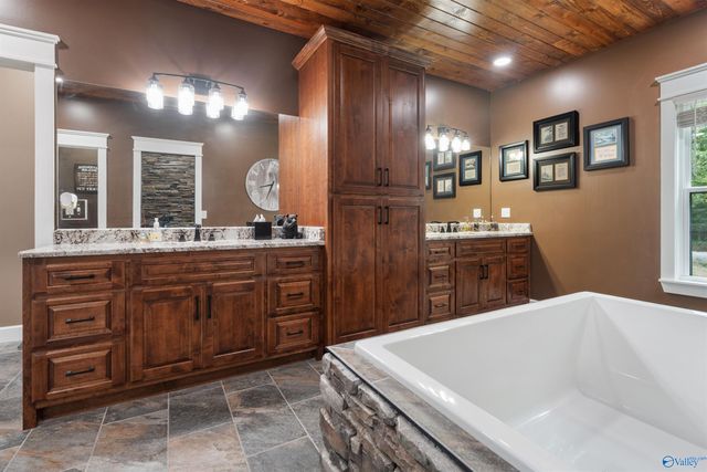 150 County Road 1034, Rainsville, AL 35986