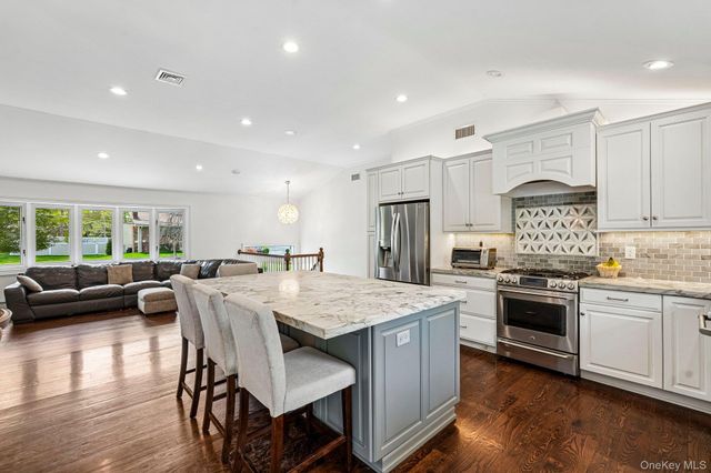 10 Little Brook Lane, New City, NY 10956