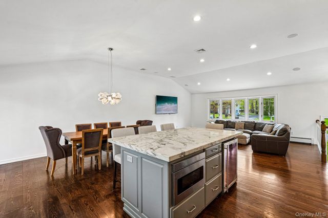 10 Little Brook Lane, New City, NY 10956