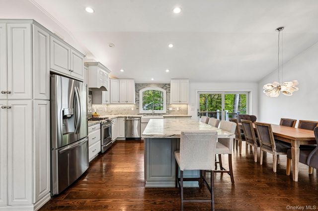 10 Little Brook Lane, New City, NY 10956