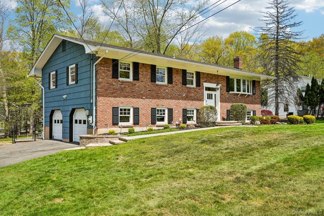 10 Little Brook Lane, New City, NY 10956