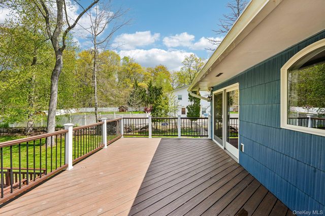 10 Little Brook Lane, New City, NY 10956