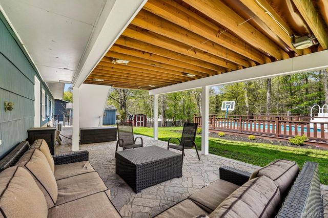 10 Little Brook Lane, New City, NY 10956