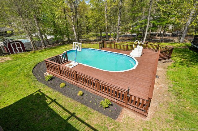 10 Little Brook Lane, New City, NY 10956