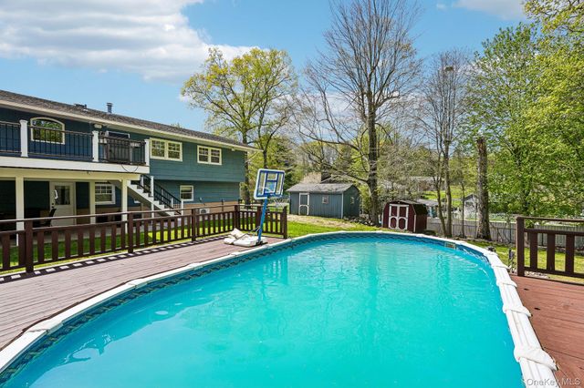 10 Little Brook Lane, New City, NY 10956