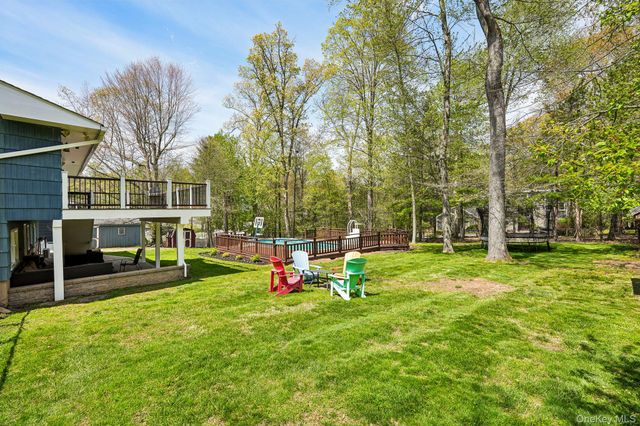 10 Little Brook Lane, New City, NY 10956