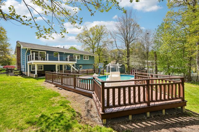 10 Little Brook Lane, New City, NY 10956