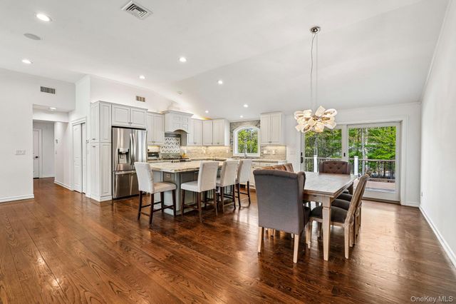 10 Little Brook Lane, New City, NY 10956
