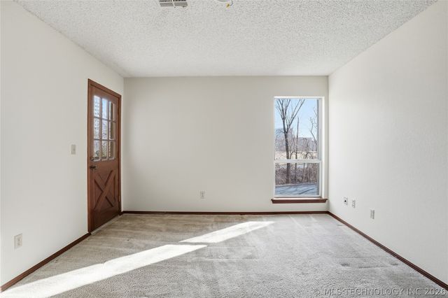 6212 S SANDUSKY Avenue, Tulsa, OK 74136