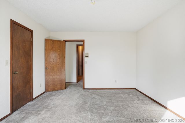 6212 S SANDUSKY Avenue, Tulsa, OK 74136