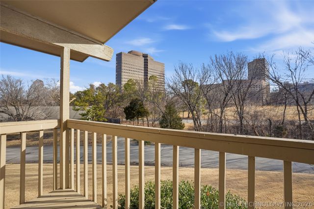 6212 S SANDUSKY Avenue, Tulsa, OK 74136