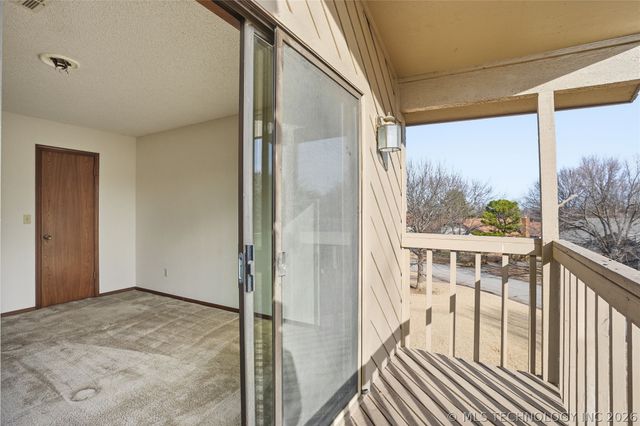 6212 S SANDUSKY Avenue, Tulsa, OK 74136