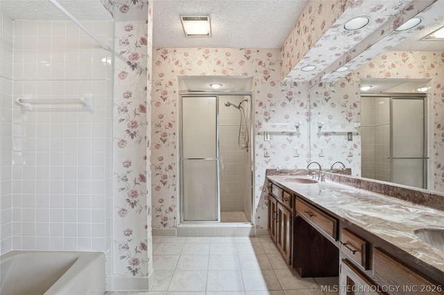 6212 S SANDUSKY Avenue, Tulsa, OK 74136