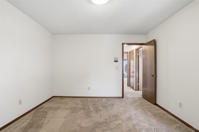 6212 S SANDUSKY Avenue, Tulsa, OK 74136