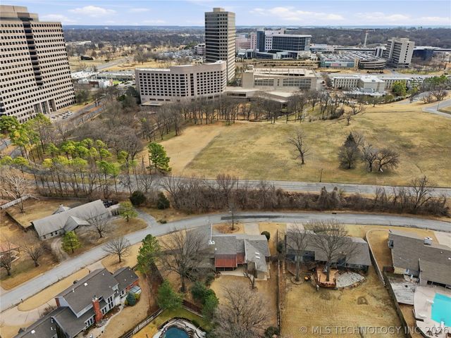 6212 S SANDUSKY Avenue, Tulsa, OK 74136