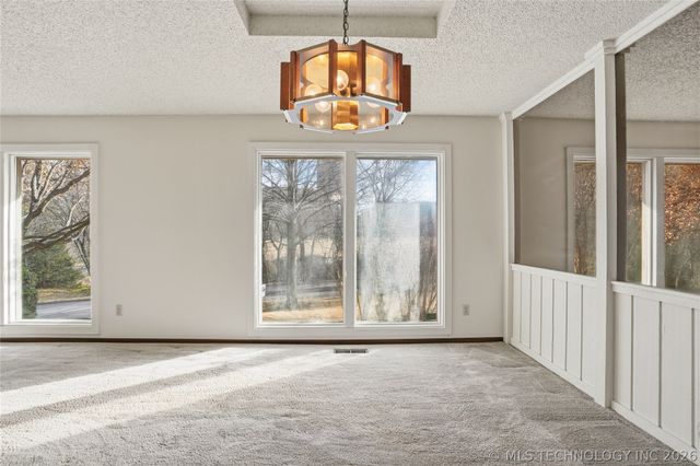 6212 S SANDUSKY Avenue, Tulsa, OK 74136