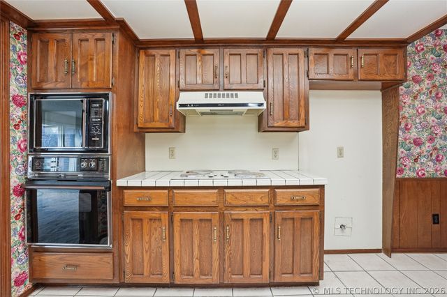 6212 S SANDUSKY Avenue, Tulsa, OK 74136