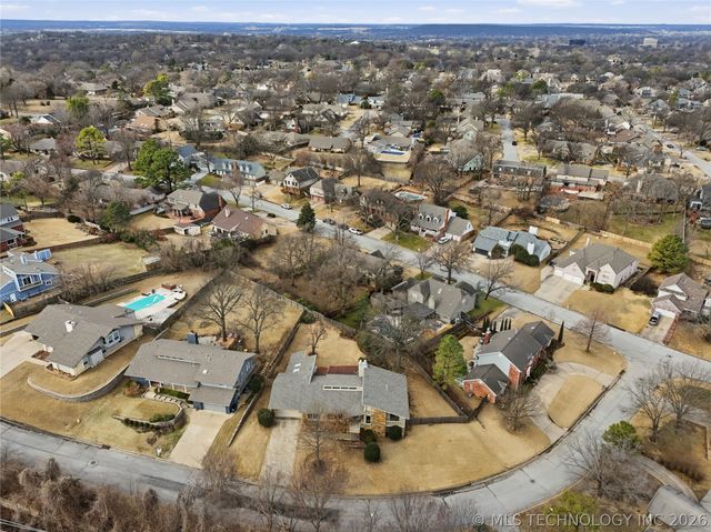 6212 S SANDUSKY Avenue, Tulsa, OK 74136