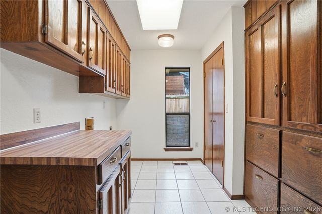 6212 S SANDUSKY Avenue, Tulsa, OK 74136